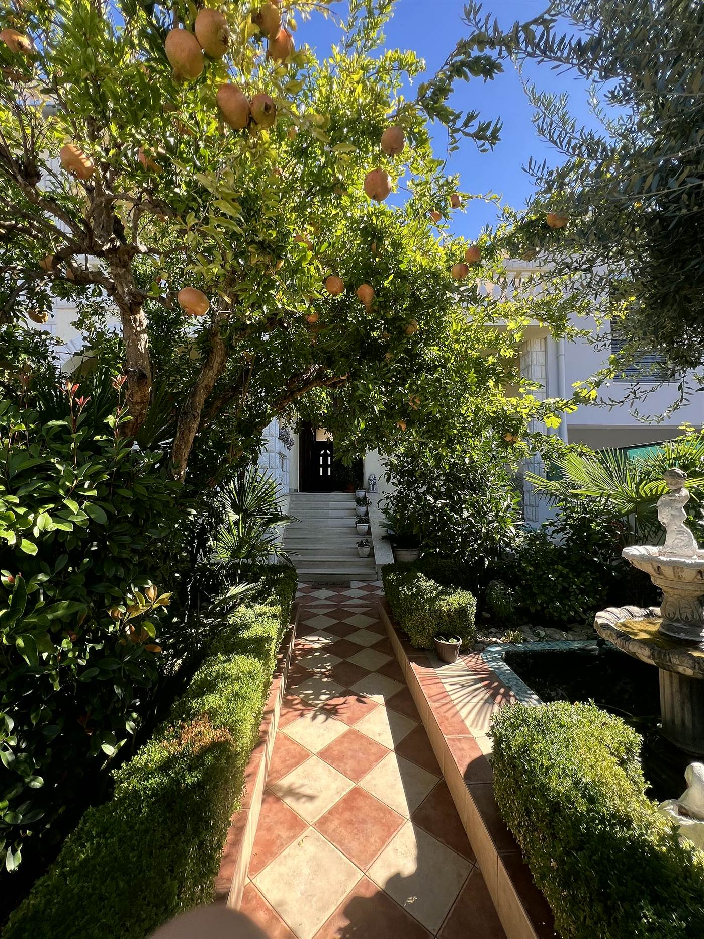 Villa Nada — vrt s fontanom