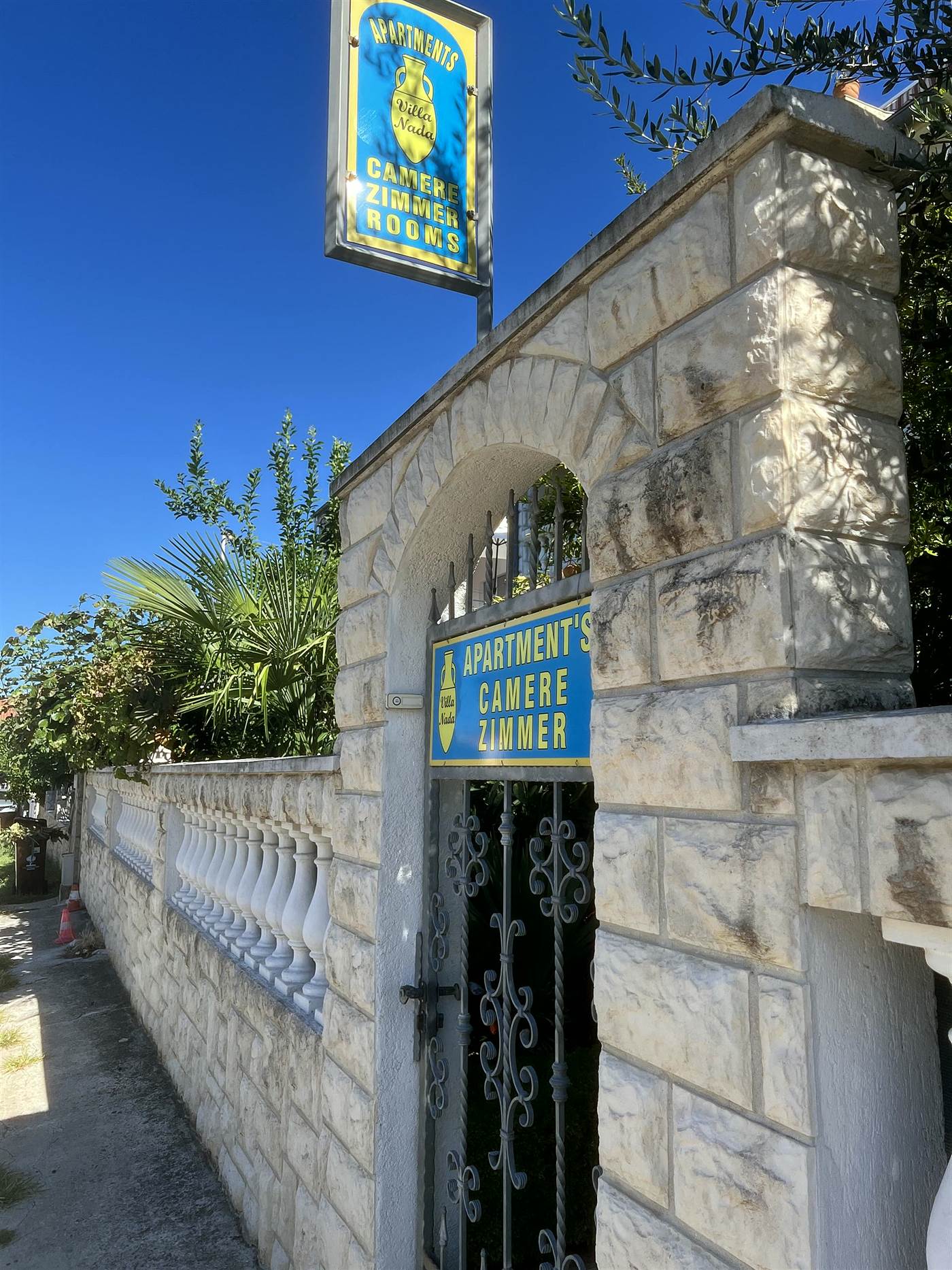 Villa Nada — ulaz